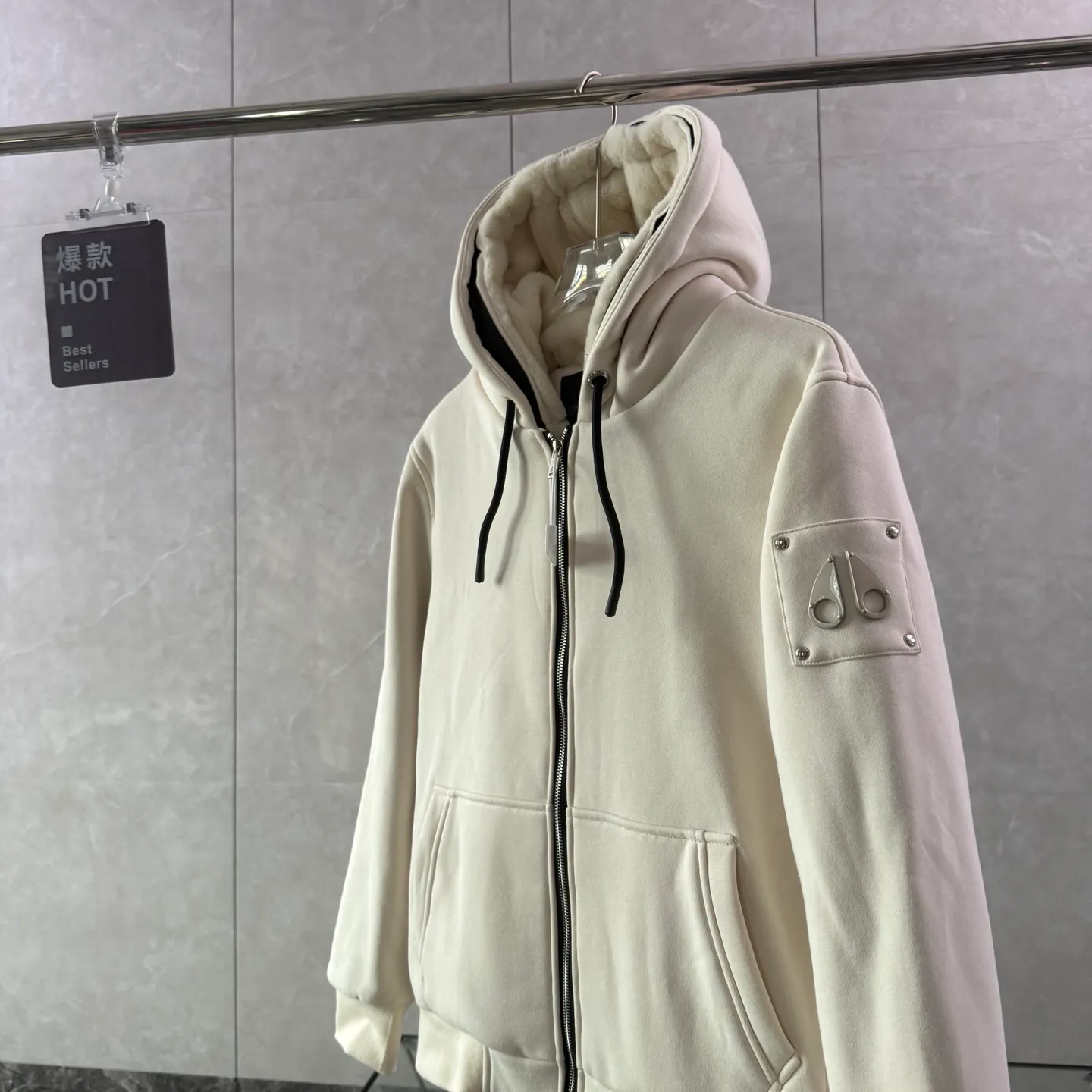 （ ） Moose Knuckles SS 23 、 ， ， ， 🍃 ， ， ， ☁️ ！ ♾️ ： ， Premium ， Authentic ！ Size：S-XXL 👉